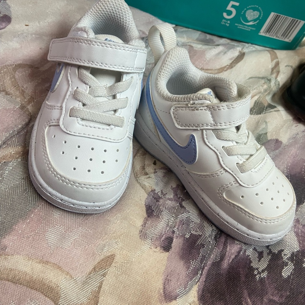 Baby shoes